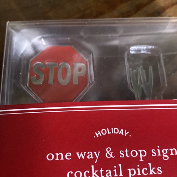 Pottery Barn Holiday One Way and Stop Sign Set of Six Metal Cocktail Picks 🛑 - Picture 4 of 16